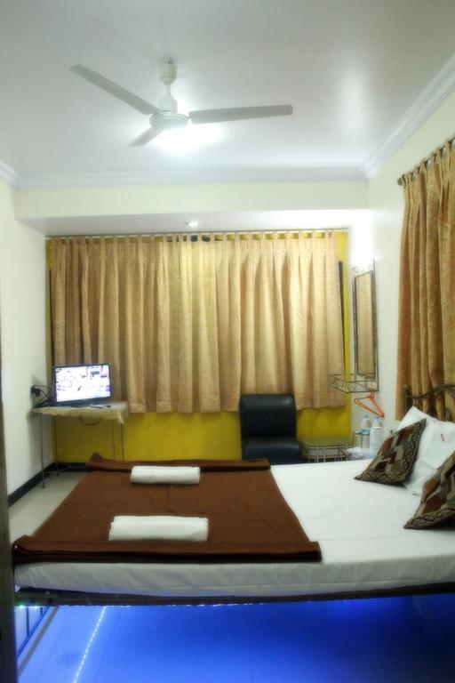 Hotel Shanti Palace Mahabaleshwar Bagian luar foto