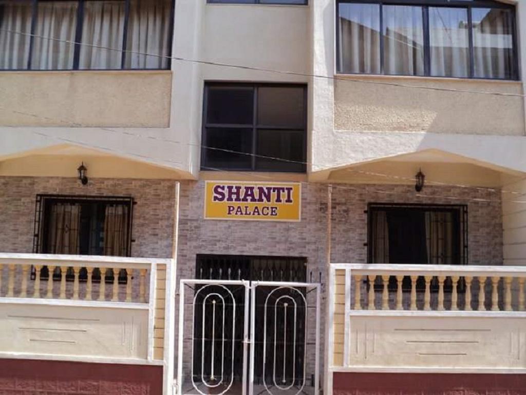 Hotel Shanti Palace Mahabaleshwar Bagian luar foto